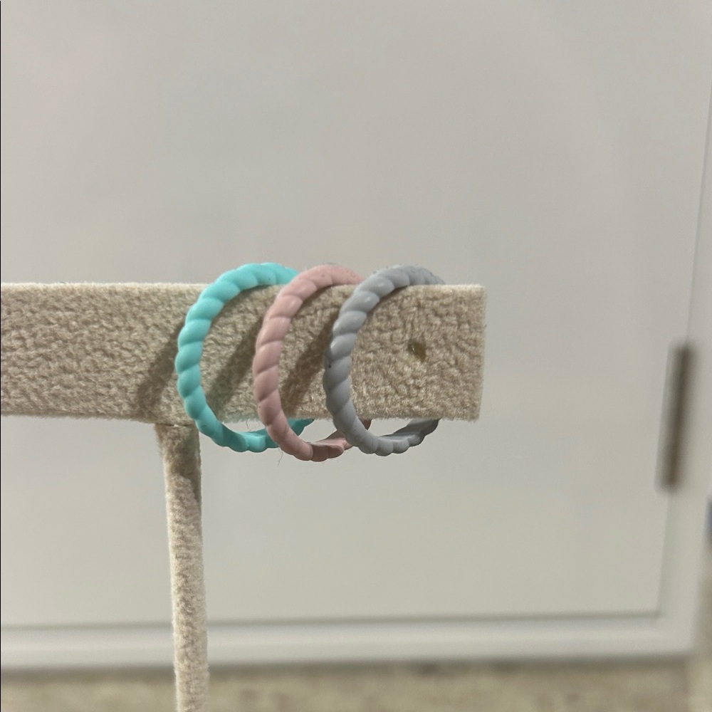 Colorful Trio of Twisted Silacone Enso Rings